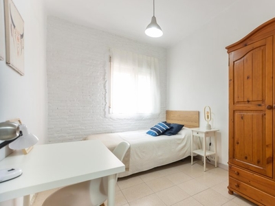 Se alquila habitación en piso de 3 dormitorios, Algirós, València