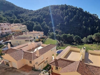 Ático de alquiler en Encina de Buenavista, Mijas pueblo