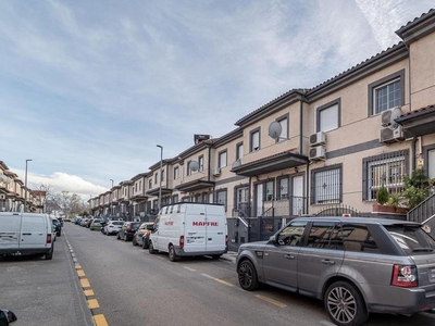 Casa adosada en venta en Maracena