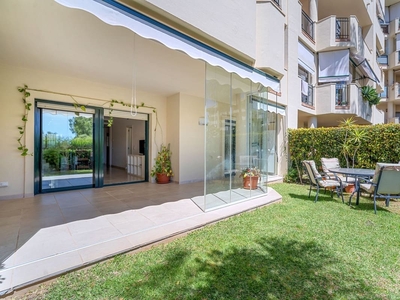 Apartamento en venta en Guadalmina Alta, Marbella, Málaga