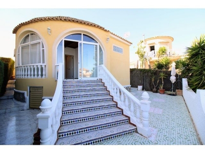 Villa en Venta en Orihuela Costa, Alicante