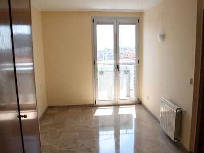 Alquiler piso en avenida francia 2 piso con 4 habitaciones con ascensor, aire acondicionado y vistas al mar en Valencia