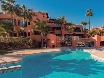 Apartamento a-apartamento alto standing urb la morera 1º linea de playa en Marbella