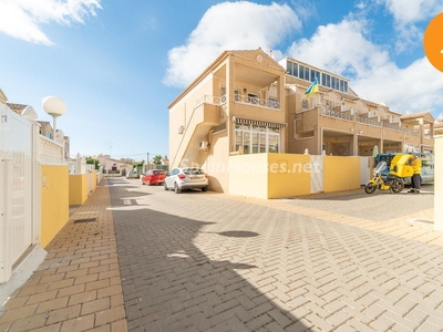 Apartamento ático en venta en Playa Flamenca, Orihuela