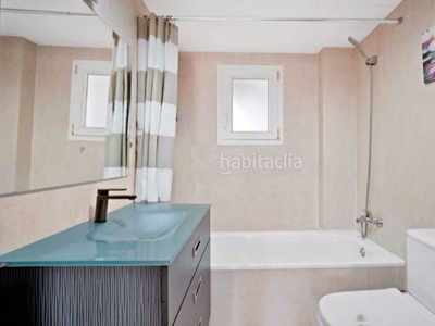 Apartamento con 2 habitaciones amueblado con ascensor, calefacción, aire acondicionado, vistas al mar y vistas a la montaña en Marbella