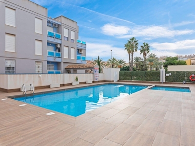 Apartamento en venta en Centro, Torrevieja, Alicante
