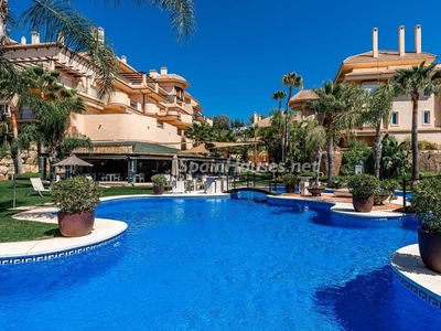 Apartamento en venta en Nueva Andalucía, Marbella