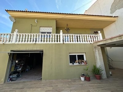 Casa-Chalet en Venta en Montroy Valencia