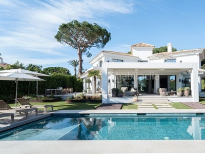 Casa villa totalmente reformada en los monteros playa en Marbella