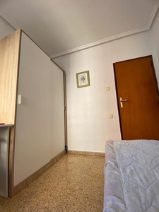 Habitación individual en piso compartido en L'Amistat