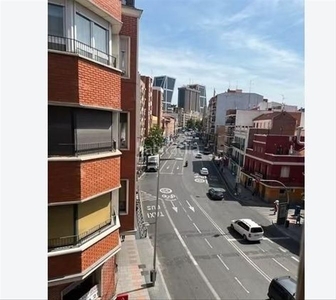 Piso con 2 habitaciones con ascensor y calefacción en Madrid