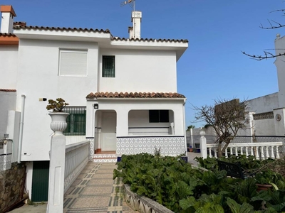 Venta Casa adosada Algeciras. 224 m²
