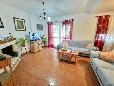 Venta Casa adosada Algeciras. Plaza de aparcamiento con balcón calefacción central 128 m²