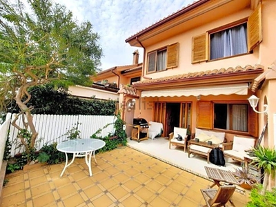 Venta Casa adosada Benicasim - Benicàssim. Buen estado con terraza 220 m²