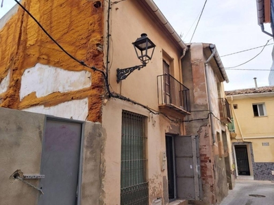 Venta Casa adosada en Calle Sant Pere Borriana - Burriana. A reformar con balcón 73 m²