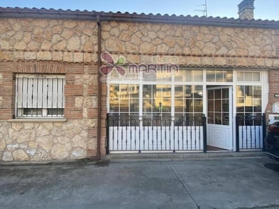 Venta Casa adosada Burgos. Buen estado plaza de aparcamiento calefacción individual 300 m²