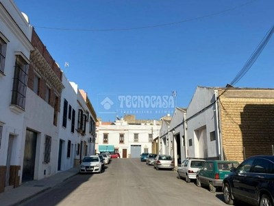 Venta Casa adosada Carmona. 275 m²