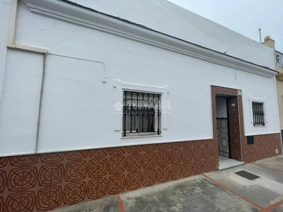 Venta Casa adosada Chiclana de la Frontera. 144 m²