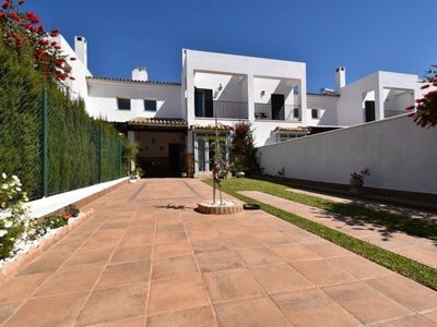 Venta Casa adosada Chiclana de la Frontera. Con terraza 133 m²