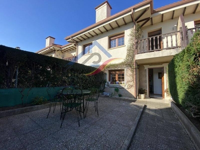 Venta Casa adosada en Barrio Huyo Ribamontán Al Mar. Buen estado con terraza 153 m²