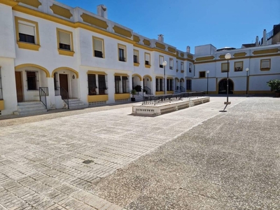 Venta Casa adosada en Calle Porvera Jerez de la Frontera. Buen estado con terraza 172 m²