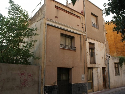 Venta Casa adosada en De la Jonquera Figueres. 274 m²