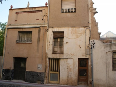 Venta Casa adosada en De la Jonquera Figueres. 336 m²