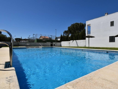 Venta Casa adosada en Erizo El Chiclana de la Frontera. Con terraza 133 m²