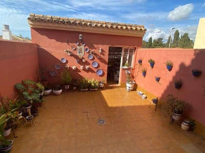Venta Casa adosada en Maria Manuela Chiclana de la Frontera. Buen estado plaza de aparcamiento con balcón 105 m²