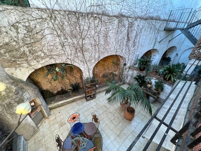 Venta Casa adosada en napols Sant Feliu de Guíxols. Buen estado plaza de aparcamiento con balcón 210 m²