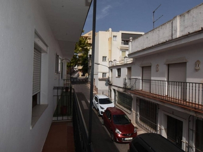 Venta Casa adosada en Peral Marbella. A reformar con balcón 166 m²