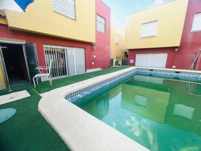 Venta Casa adosada Murcia. A reformar con terraza 100 m²