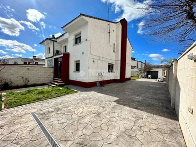 Venta Casa pareada Alovera. A reformar calefacción individual 123 m²