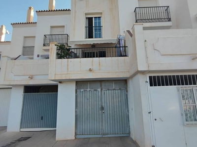 Venta Casa pareada en Calle Copérnico 63 Nerja. Plaza de aparcamiento con terraza 100 m²
