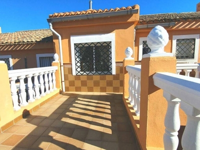 Venta Casa unifamiliar Algeciras. Con terraza 100 m²