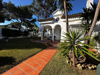 Venta Casa unifamiliar Chiclana de la Frontera. Con terraza 129 m²
