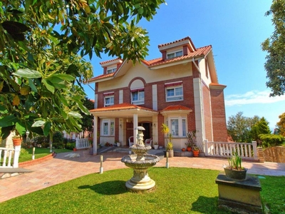 Venta Casa unifamiliar en aureliano linares rivas 24A Castro Urdiales. Con terraza 700 m²