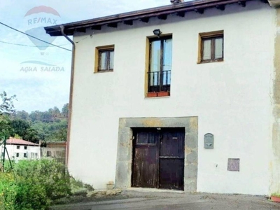Venta Casa unifamiliar en Barrio Tanaguillo 10 Solórzano. Buen estado plaza de aparcamiento con balcón 236 m²