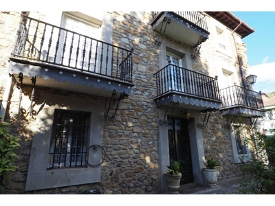 Venta Casa unifamiliar en Calle Barrio Mioño Castro Urdiales. Buen estado con terraza 420 m²
