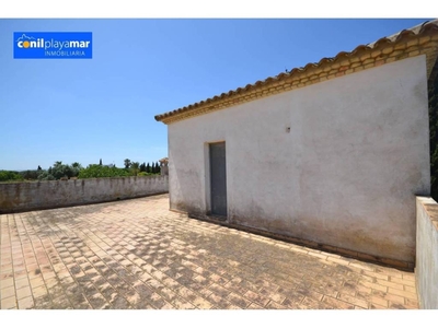 Venta Casa unifamiliar en Calle Carril Aroyo Olvera 1 Conil de la Frontera. A reformar con terraza 142 m²