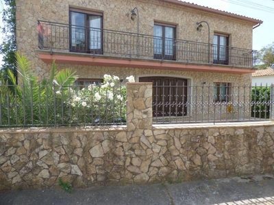 Venta Casa unifamiliar en Calle DELS AVETS Castell-Platja d'Aro. Buen estado con terraza 526 m²