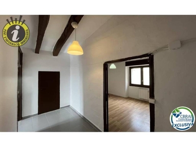 Venta Casa unifamiliar en Calle Font Mallola Palau-Saverdera. A reformar con terraza 187 m²