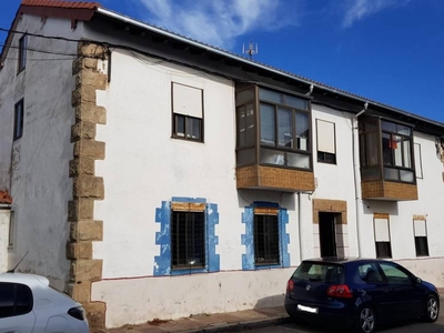 Venta Casa unifamiliar en calle Jose Aja Reinosa. Buen estado 325 m²