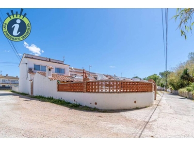 Venta Casa unifamiliar en Calle Montseny Castelló d'Empúries. Buen estado con terraza 150 m²