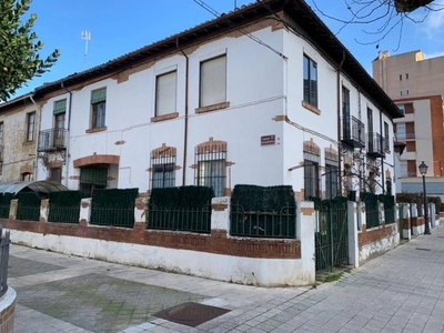 Venta Casa unifamiliar en Calle Nuestra Senora de Rocamador Palencia. A reformar con balcón calefacción individual 243 m²