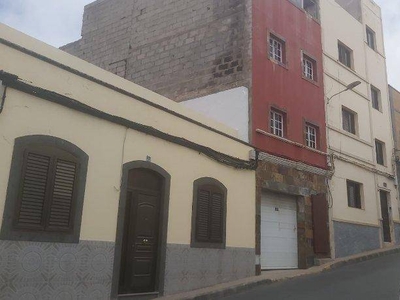 Venta Casa unifamiliar en Calle Obispo Pildain Arucas. 200 m²