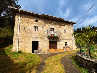 Venta Casa unifamiliar en Camino Cantonad 2 Valle de Mena. Con balcón 372 m²