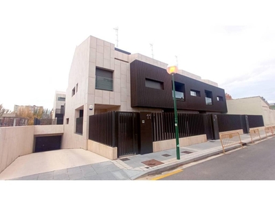 Venta Casa unifamiliar en Paseo DE LA QUINTA Burgos. Nueva con terraza 380 m²