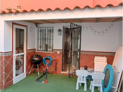 Venta Casa unifamiliar en Urbanización San Bernabé Algeciras. Buen estado con terraza 124 m²