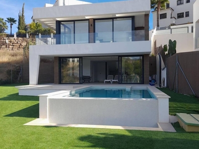 Venta Chalet en Avenida Julio Iglesias Marbella. Muy buen estado 250 m²